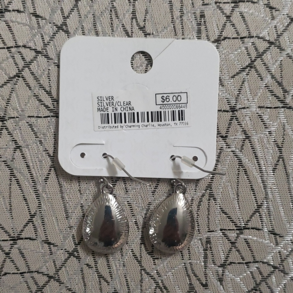 Earring - Picture 2 of 2